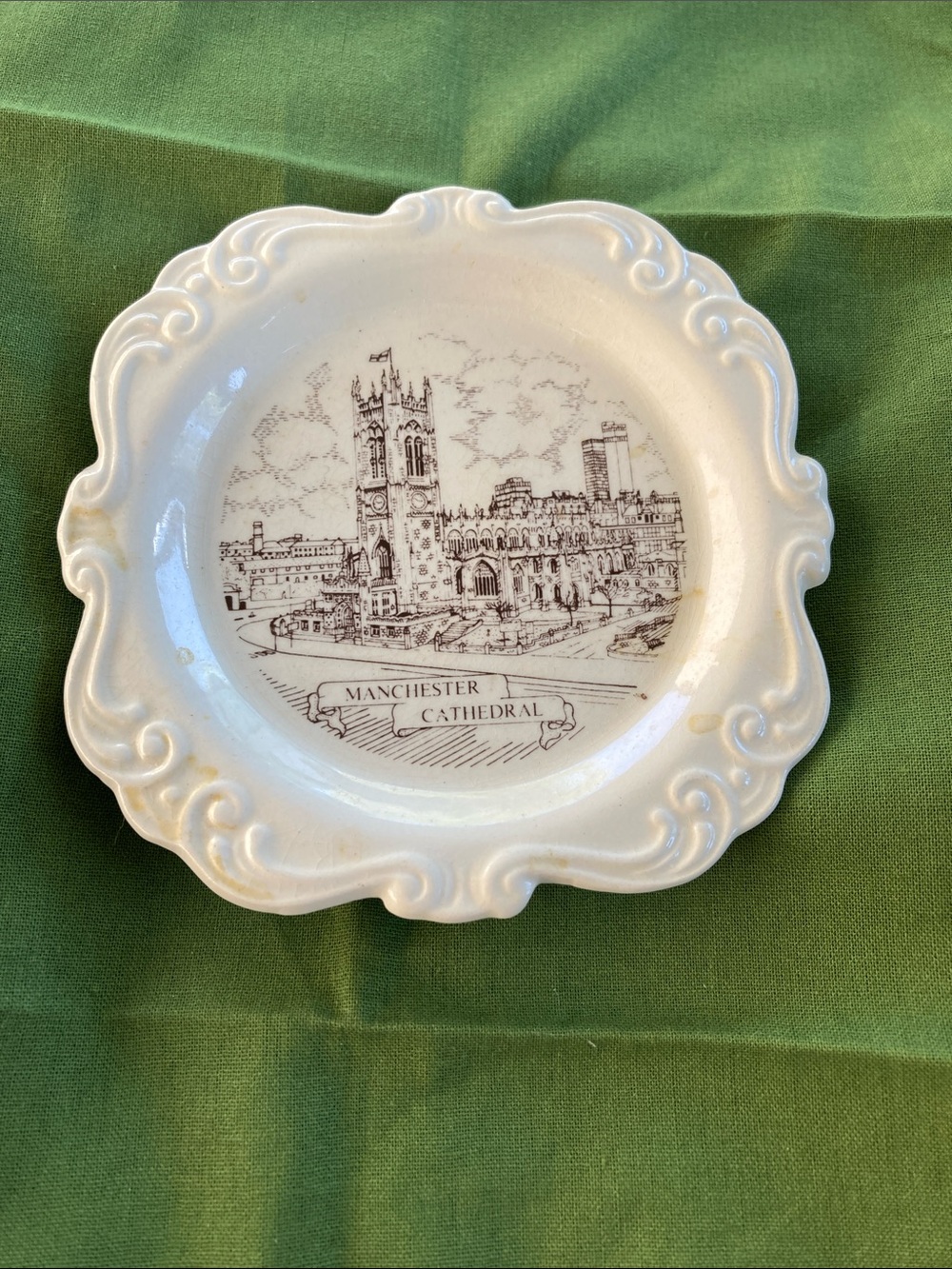 Manchester Cathedral Decorative Ceramic Plate - White